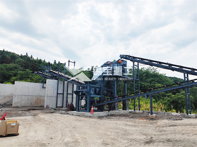 公路瀝青破碎機(jī)和篩分機(jī) 公路瀝青破碎機(jī)和篩分機(jī)