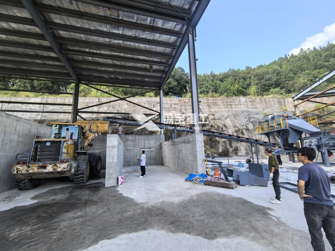 銑刨料破碎篩分設(shè)備 銑刨料破碎篩分設(shè)備